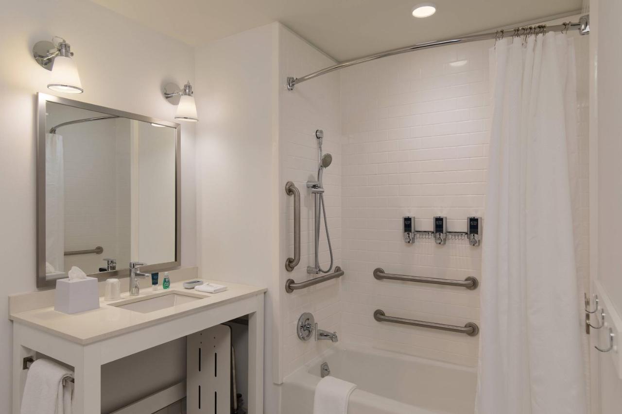 Four Points By Sheraton Seattle Airport South Де-Мойн Экстерьер фото