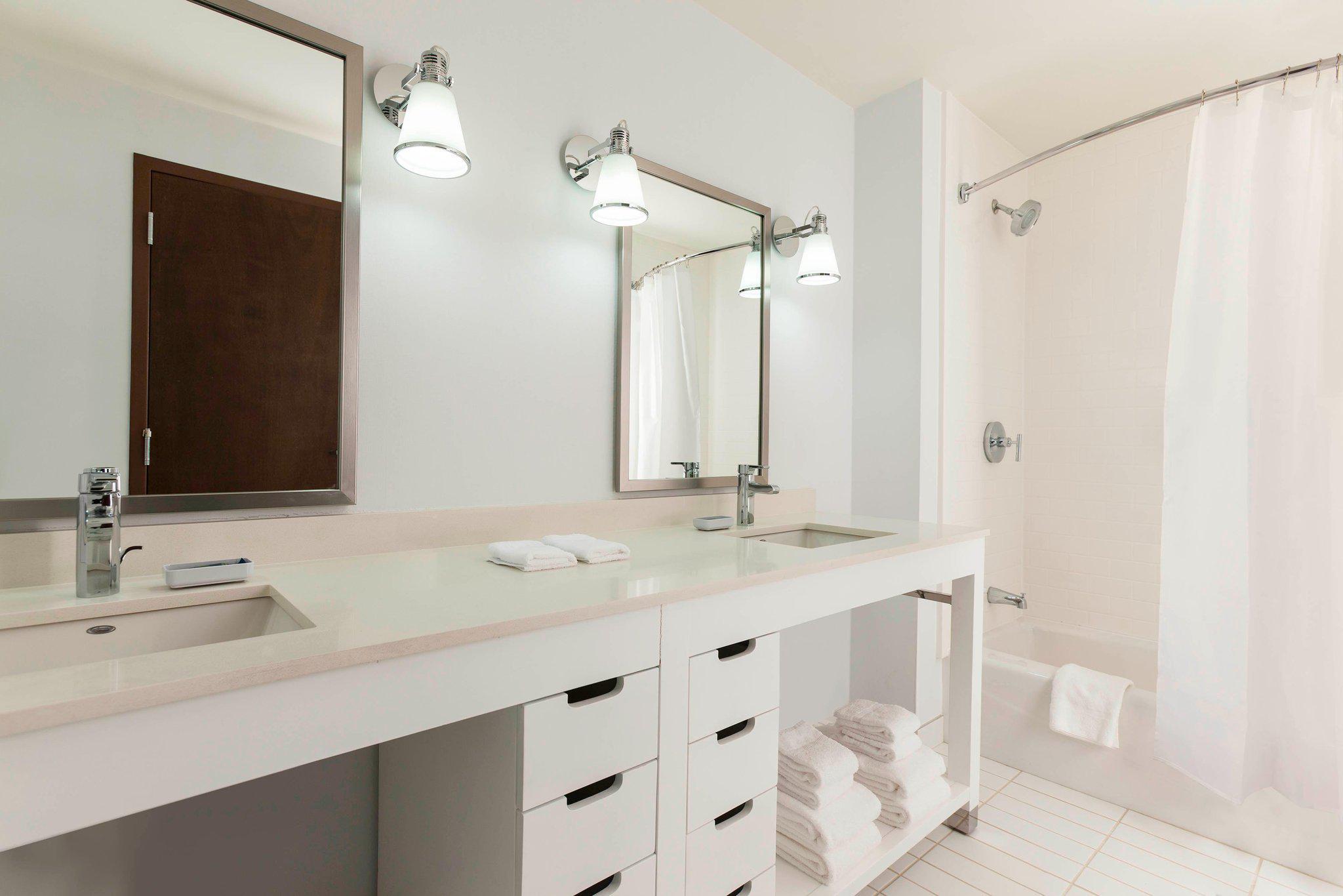 Four Points By Sheraton Seattle Airport South Де-Мойн Экстерьер фото